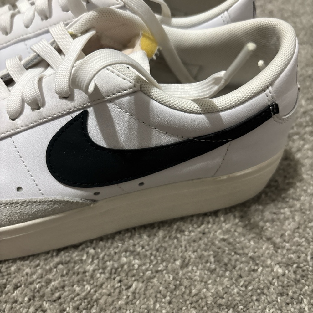Nike White and Black Women's Sneakers